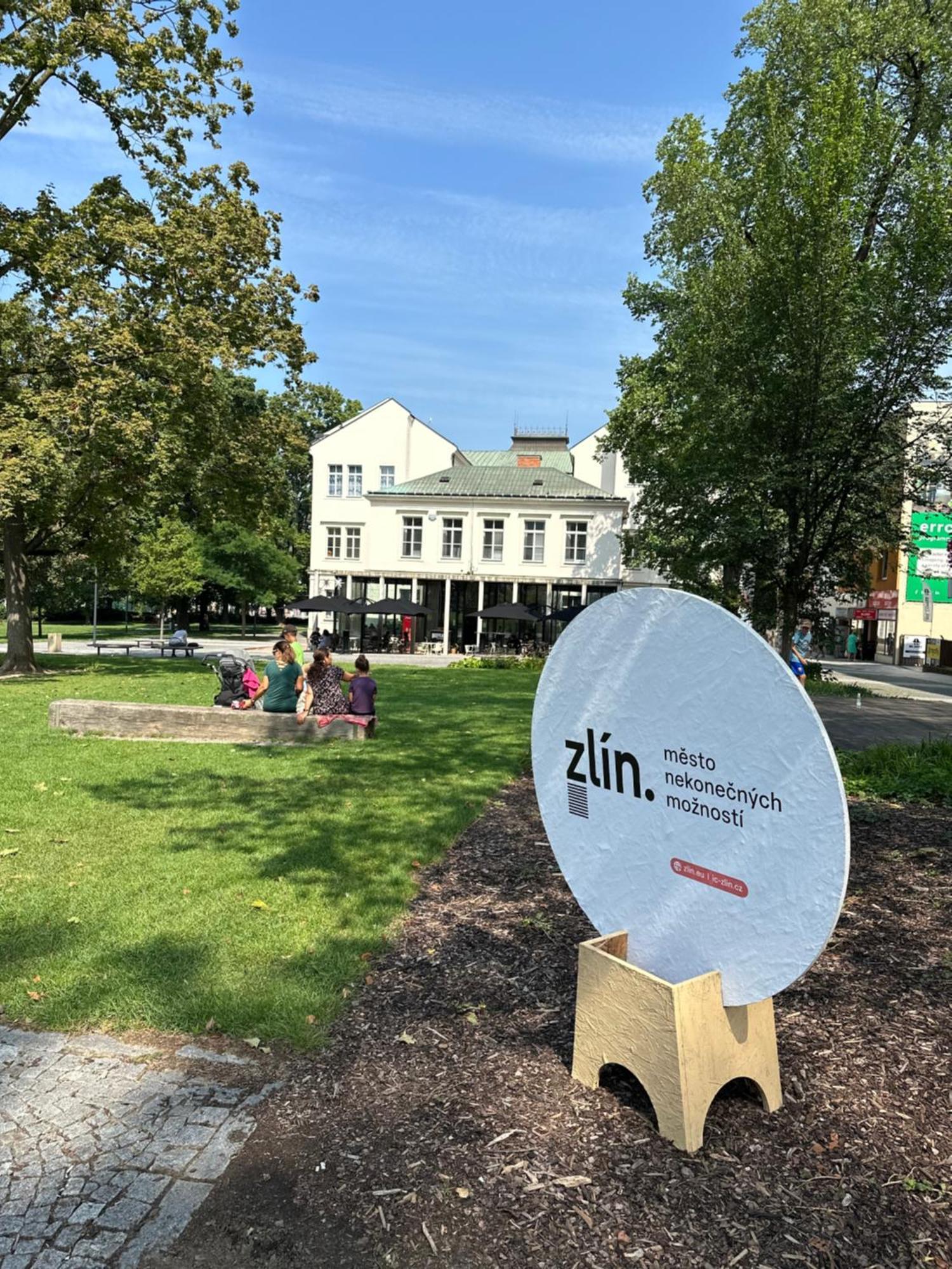 Rezidence Sadova Zlin Apartment Luaran gambar