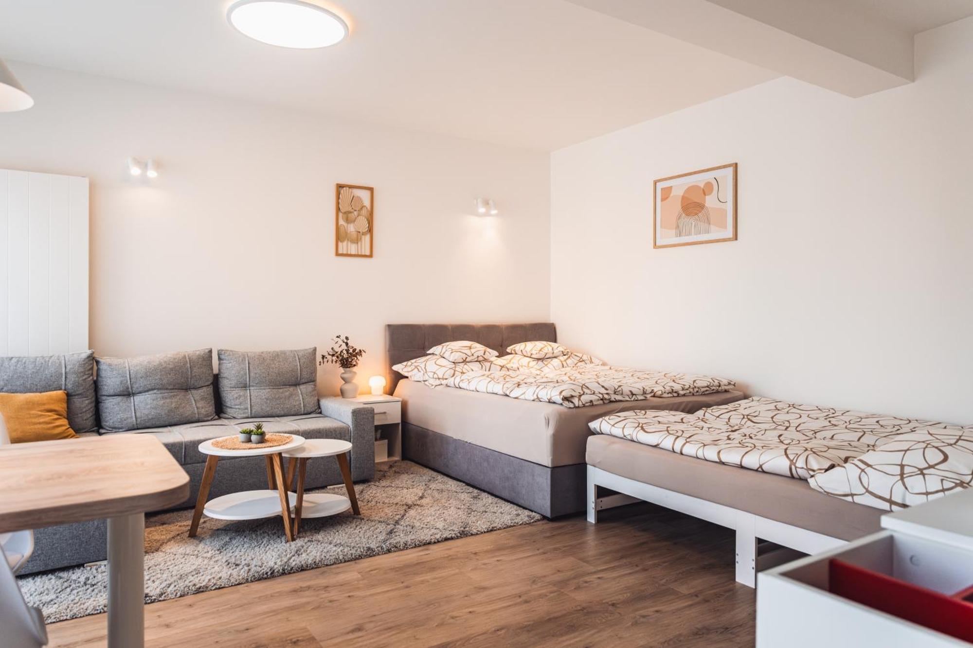 Rezidence Sadova Zlin Apartment Luaran gambar