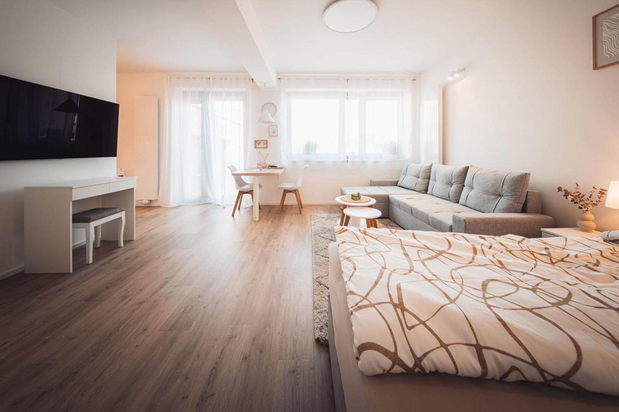 Rezidence Sadova Zlin Apartment Luaran gambar
